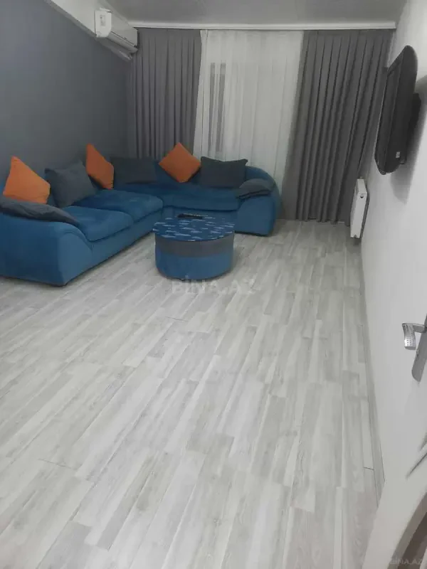 Kirayə verilir 2 otaqlı mənzil 80 m²