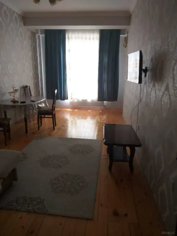 Kirayə verilir 2 otaqlı mənzil 78 m²