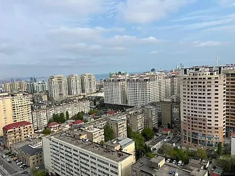 Satılır 4 otaqlı mənzil 135 m² — Bakı, İnşaatçılar 4 otaq 135.00 m²