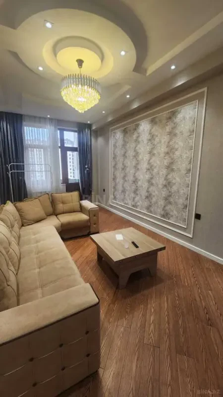 Kirayə verilir 2 otaqlı mənzil 95 m²