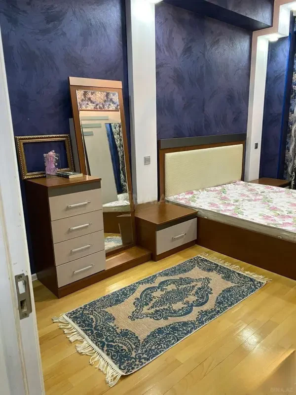 Kirayə verilir 2 otaqlı mənzil 85 m²