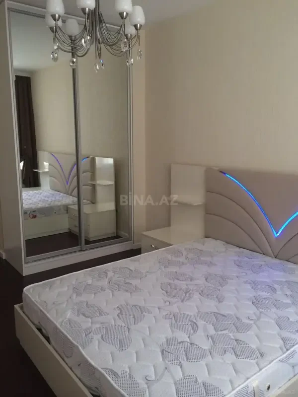 Kirayə verilir 2 otaqlı mənzil 100 m²