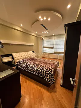 Kirayə verilir 3 otaqlı mənzil 160 m² — Bakı 3 otaq 160.00 m²