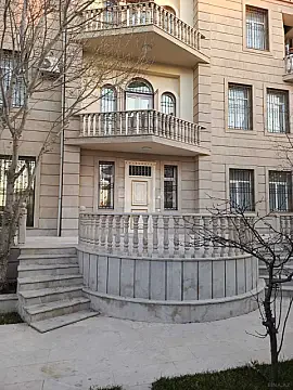 Kirayə verilir 9 otaqlı həyət evi 500 m² — Bakı, Badamdar 9 otaq 500.00 m²