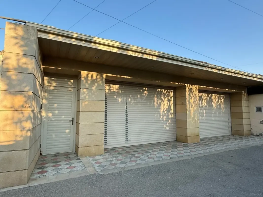 Satılır 6 otaqlı həyət evi 400 m²