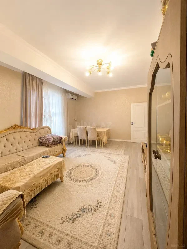 Kirayə verilir 2 otaqlı mənzil 68 m²