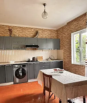 Kirayə verilir 3 otaqlı həyət evi 80 m² — Qax 3 otaq 80.00 m²