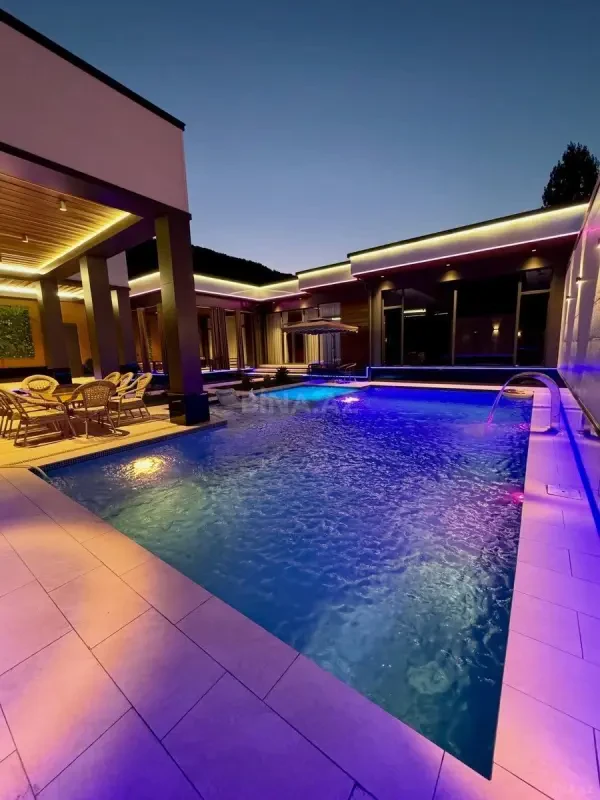 Kirayə verilir 5 otaqlı həyət evi 400 m²