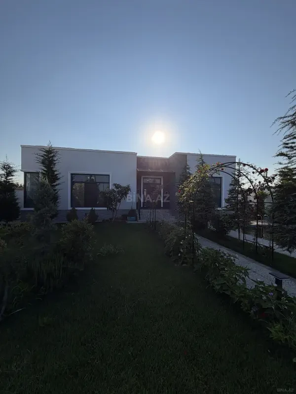 Satılır 4 otaqlı həyət evi 180 m²