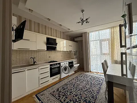 Kirayə verilir 3 otaqlı mənzil 130 m² — Bakı 3 otaq 130.00 m²