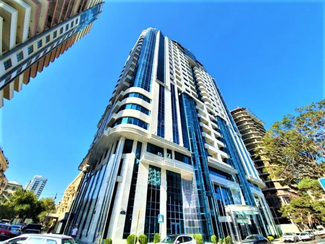 Kirayə verilir 4 otaqlı mənzil 280 m²