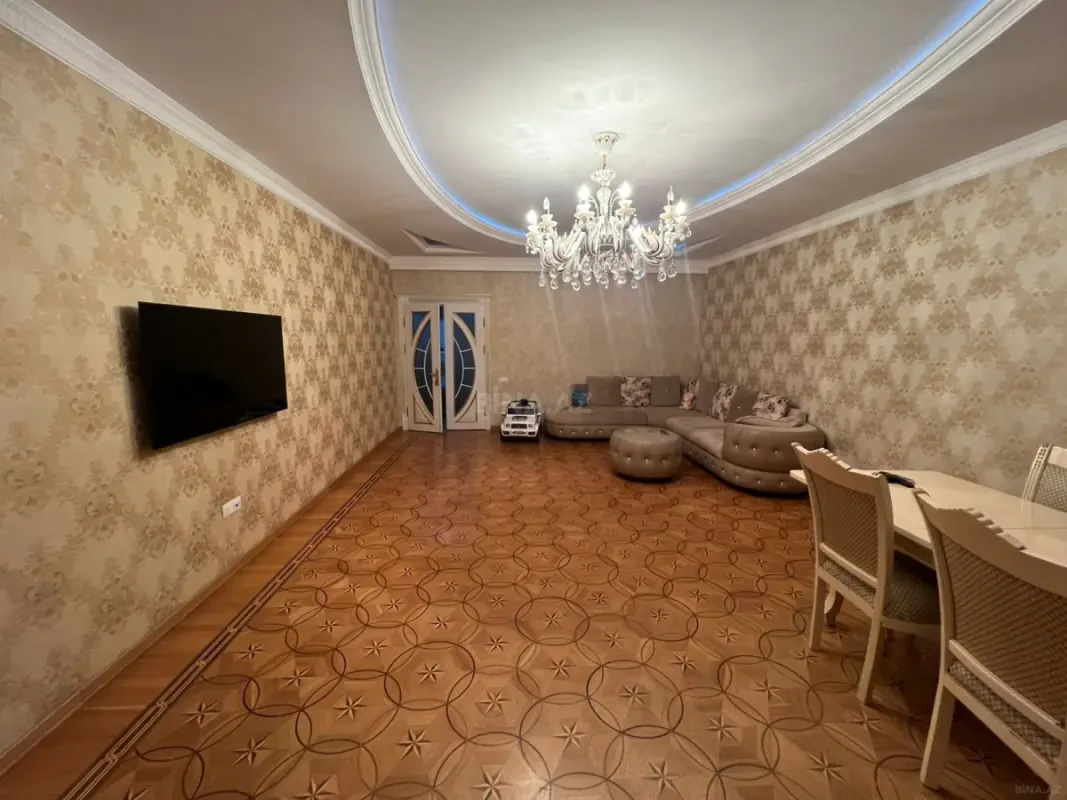 Kirayə verilir 4 otaqlı mənzil 200 m²