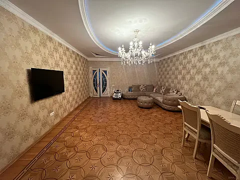 Kirayə verilir 4 otaqlı mənzil 200 m² — Bakı 4 otaq 200.00 m²