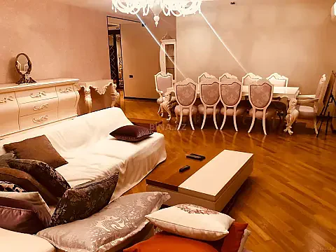 Kirayə verilir 4 otaqlı mənzil 214 m² — Bakı, Sahil qəs. 4 otaq 214.00 m²