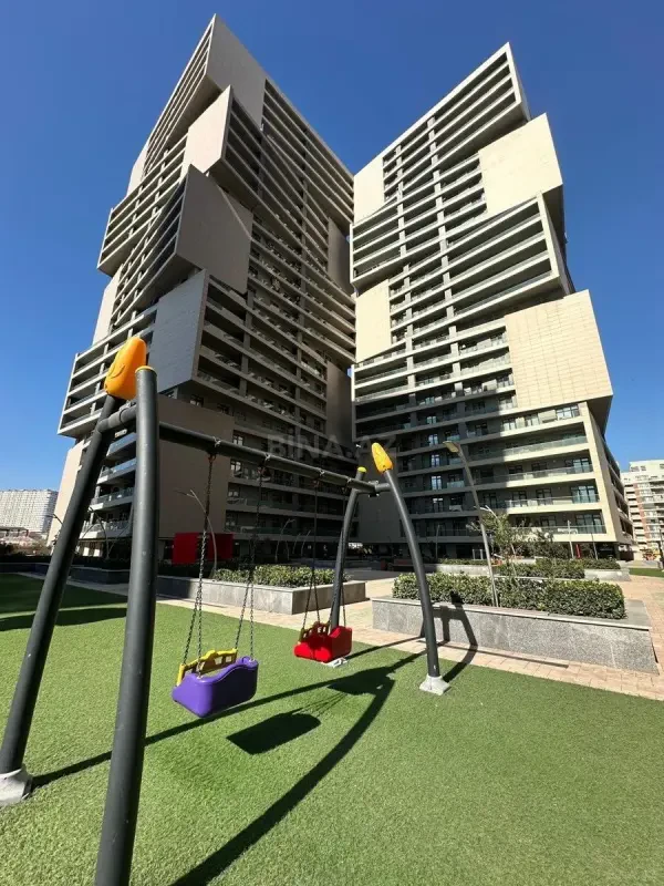 Satılır 4 otaqlı mənzil 148 m²