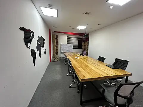 Kirayə verilir 8 otaqlı ofis 250 m² — Bakı, Nərimanov 8 otaq 250.00 m²