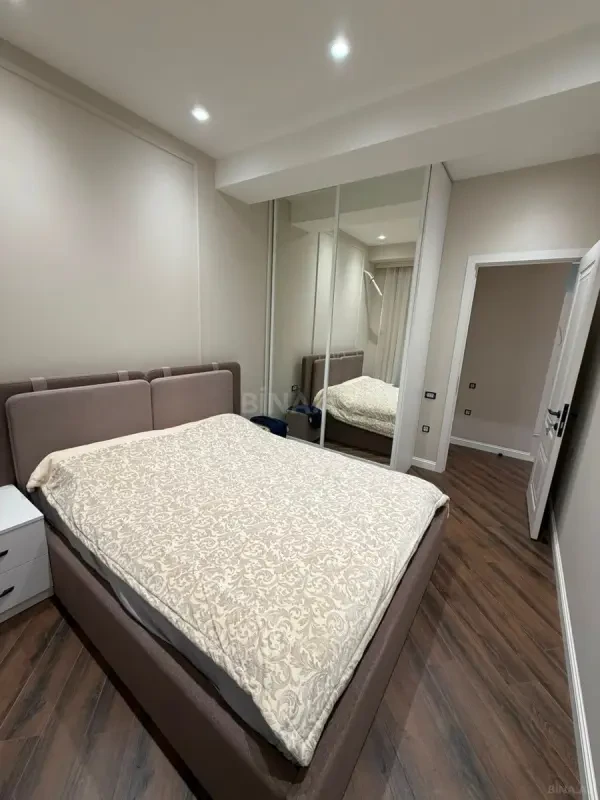Kirayə verilir 2 otaqlı mənzil 85 m²