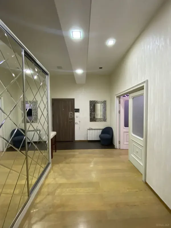 Kirayə verilir 3 otaqlı mənzil 150 m²