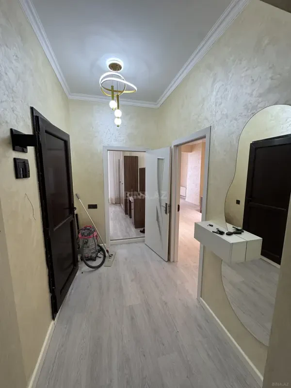Kirayə verilir 2 otaqlı mənzil 68 m²