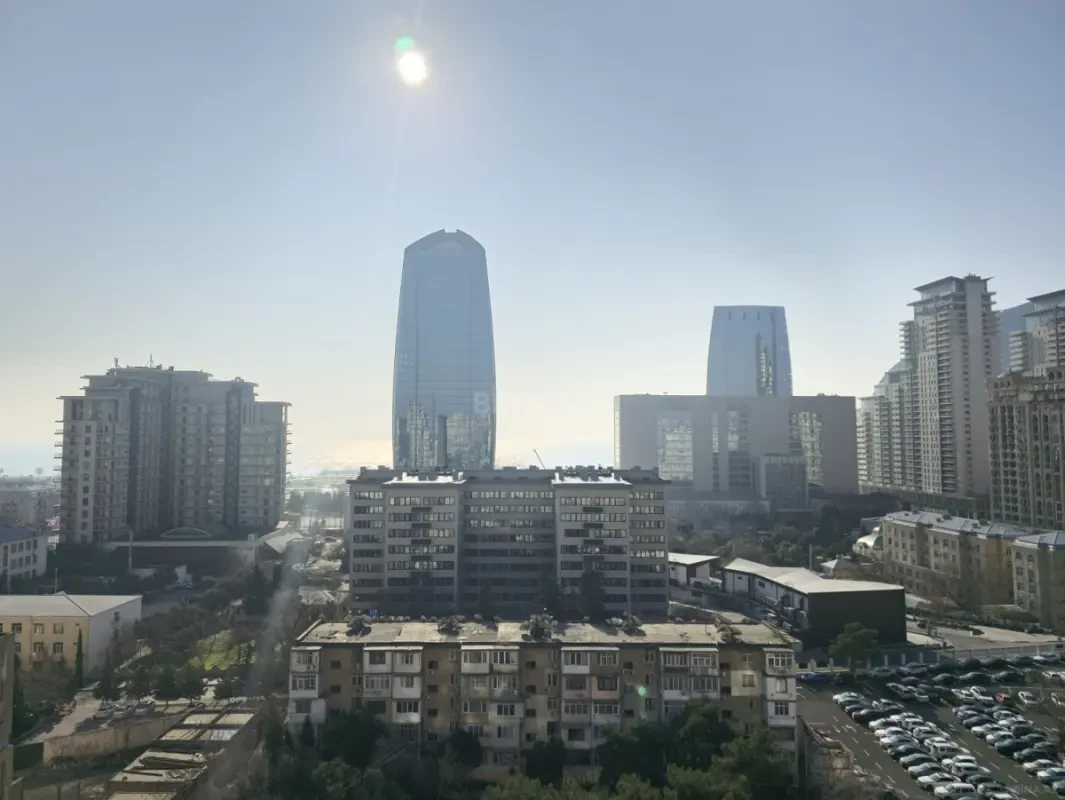 Satılır 3 otaqlı mənzil 160 m²