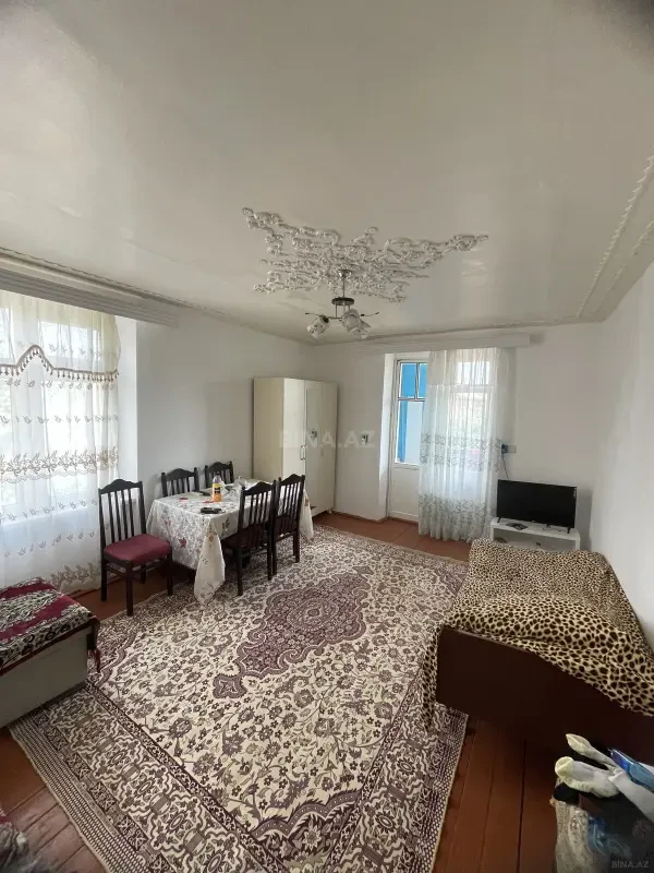 Kirayə verilir 1 otaqlı mənzil 400 m²