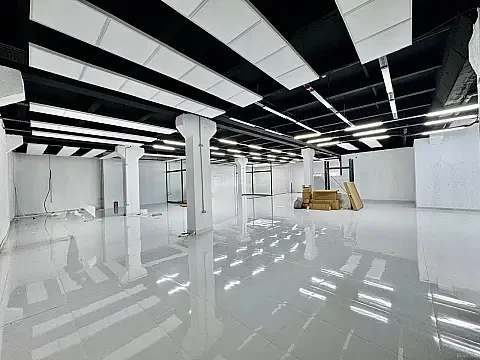 Kirayə verilir obyekt 505 m² — Bakı 505.00 m²