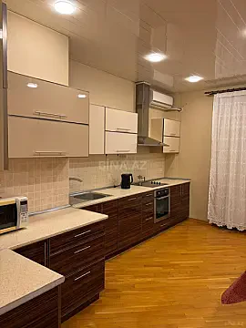 Kirayə verilir 3 otaqlı mənzil 150 m² — Bakı 3 otaq 150.00 m²