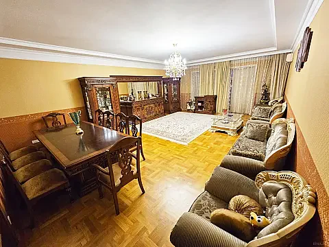 Kirayə verilir 3 otaqlı mənzil 142 m² — Bakı 3 otaq 142.00 m²
