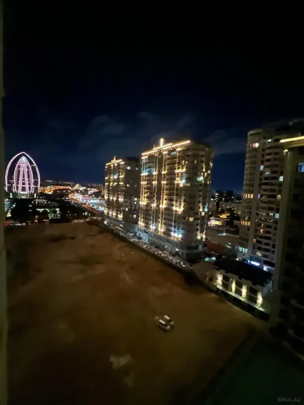 Kirayə verilir 2 otaqlı mənzil 90 m²