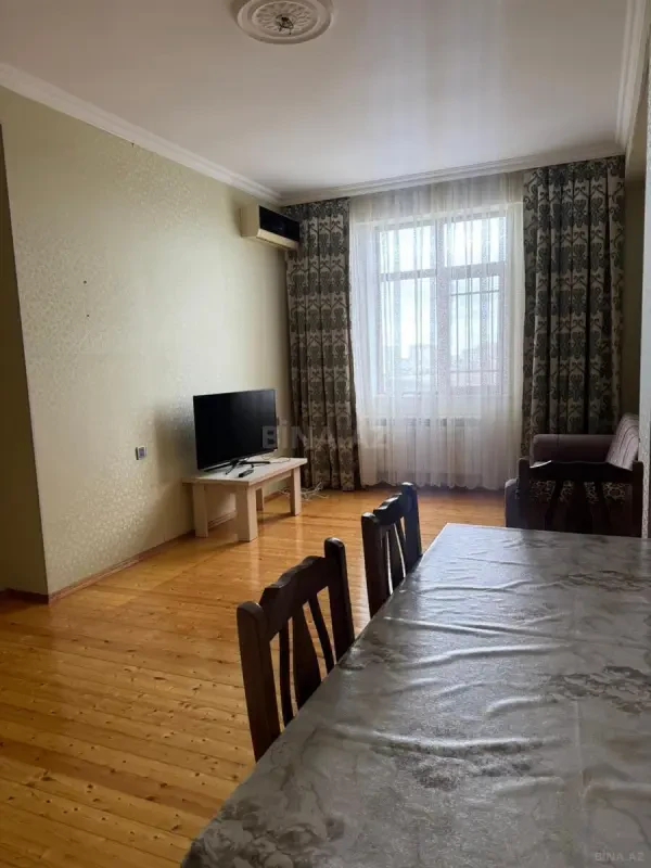 Kirayə verilir 2 otaqlı mənzil 85 m²