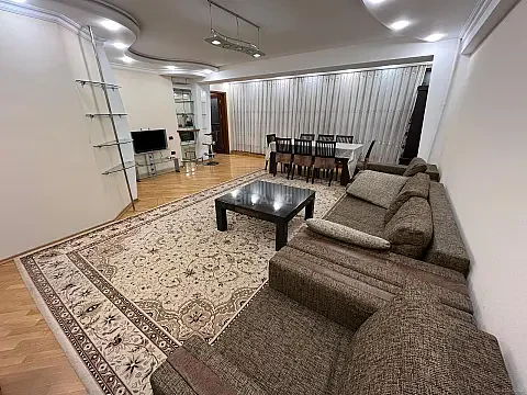 Kirayə verilir 2 otaqlı mənzil 90 m² — Bakı, Yasamal 2 otaq 90.00 m²