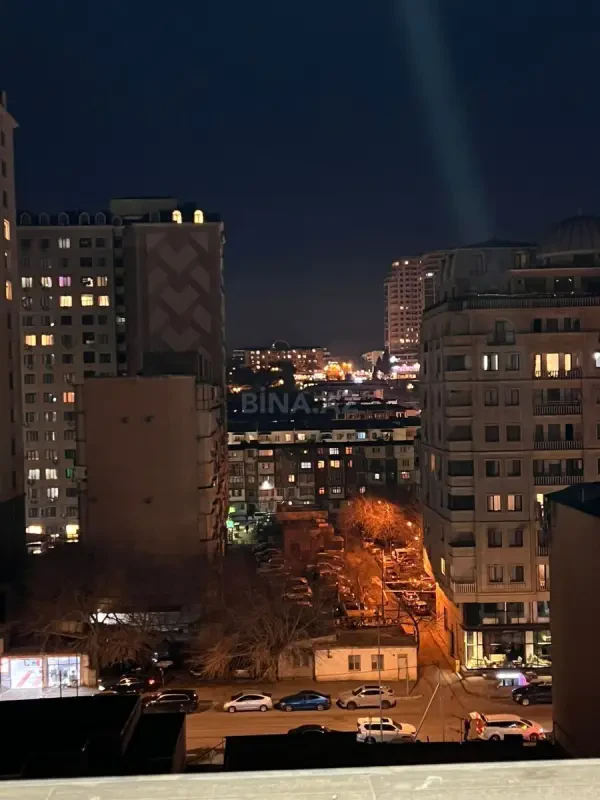 Kirayə verilir 2 otaqlı mənzil 106 m²