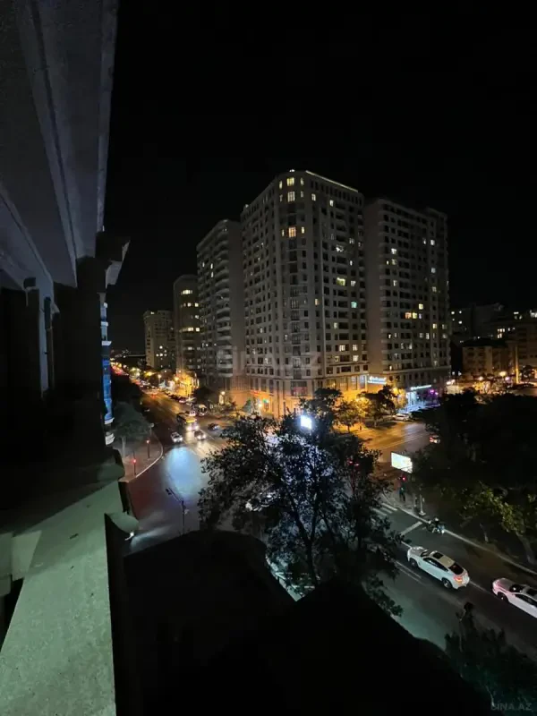 Kirayə verilir 4 otaqlı mənzil 175 m²