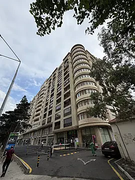 Satılır 3 otaqlı mənzil 106 m² — Bakı, Bakıxanov 3 otaq 106.00 m²