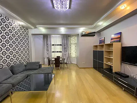 Kirayə verilir 3 otaqlı mənzil 150 m² — Bakı, Yasamal 3 otaq 150.00 m²