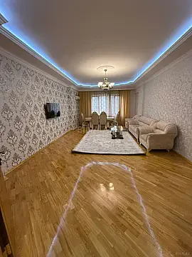 Kirayə verilir 3 otaqlı mənzil 140 m² — Bakı, Nəsimi 3 otaq 140.00 m²