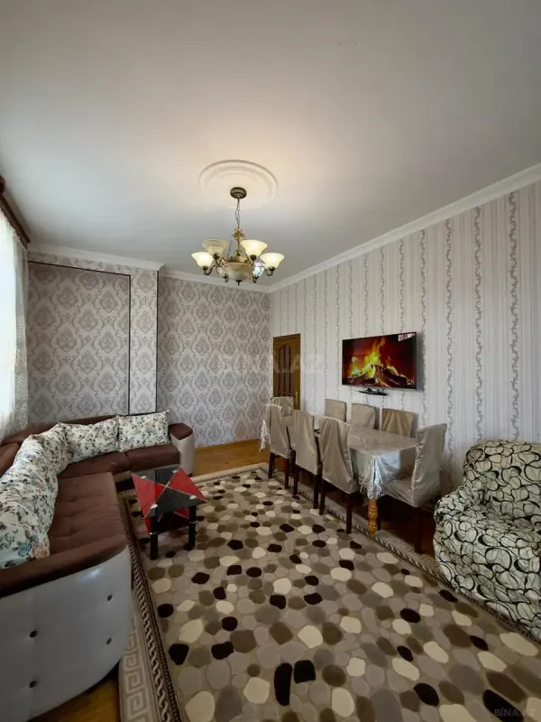 Kirayə verilir 2 otaqlı mənzil 90 m²