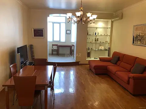 Kirayə verilir 4 otaqlı mənzil 110 m² — Bakı, Sahil qəs. 4 otaq 110.00 m²
