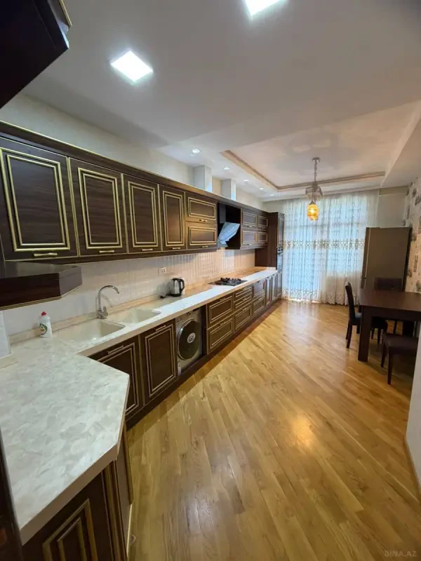 Satılır 2 otaqlı mənzil 103 m²