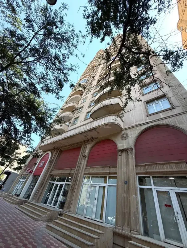 Kirayə verilir 3 otaqlı mənzil 123 m²