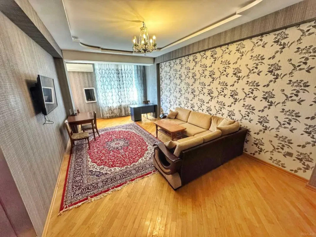 Kirayə verilir 2 otaqlı mənzil 110 m²