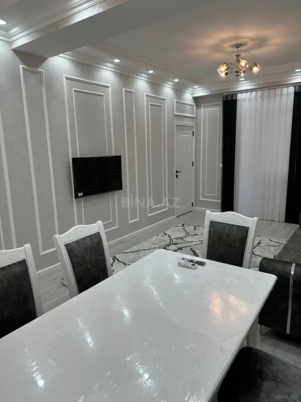 Kirayə verilir 2 otaqlı mənzil 75 m²