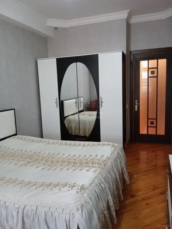 Kirayə verilir 2 otaqlı mənzil 64 m²