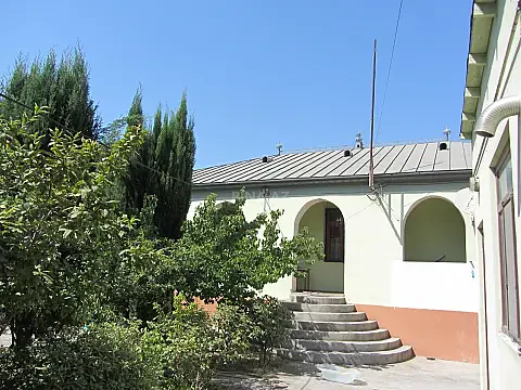 Satılır 6 otaqlı həyət evi 250 m² — Bakı 6 otaq 250.00 m²
