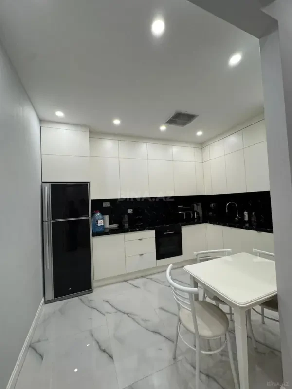 Kirayə verilir 3 otaqlı mənzil 110 m²