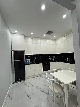 Kirayə verilir 3 otaqlı mənzil 110 m² — Bakı 3 otaq 110.00 m²