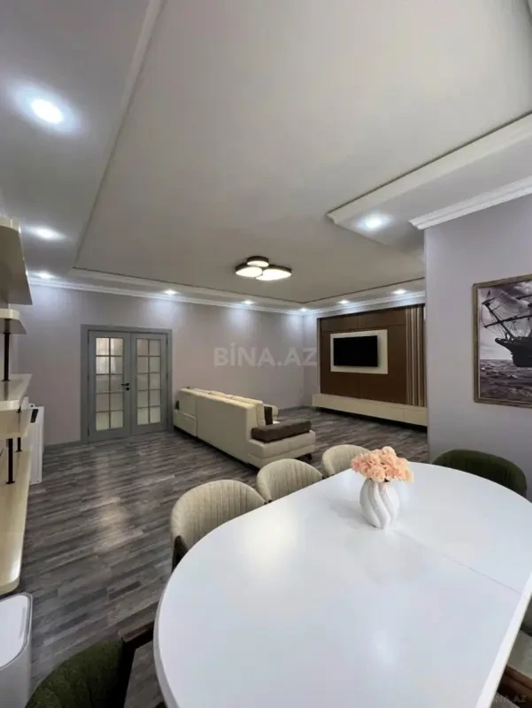 Satılır 3 otaqlı mənzil 140 m²