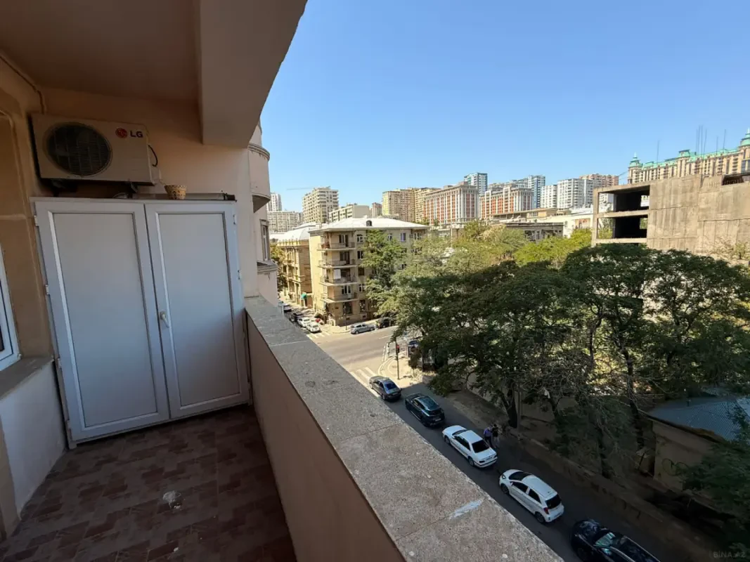 Kirayə verilir 3 otaqlı mənzil 128 m²