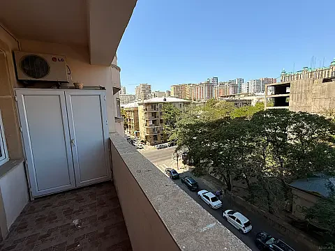 Kirayə verilir 3 otaqlı mənzil 128 m² — Bakı, Nizami 3 otaq 128.00 m²