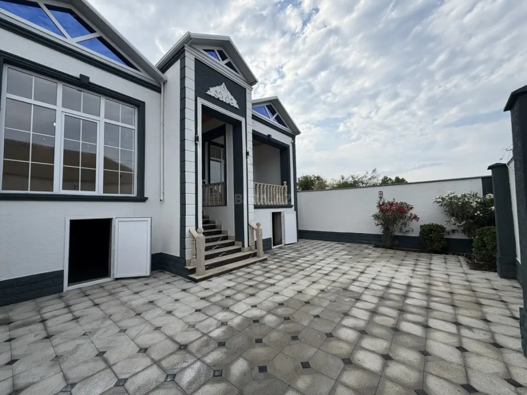 Satılır 4 otaqlı həyət evi 100 m²